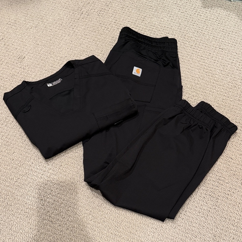 Carhartt Men’s Modern Fit Vneck and Force Jogger Scrub Set
